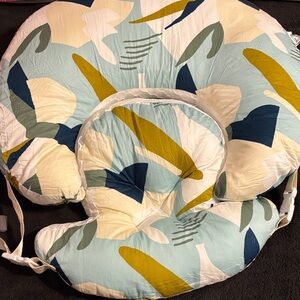 Milla Breastfeeding Ramp Pillow